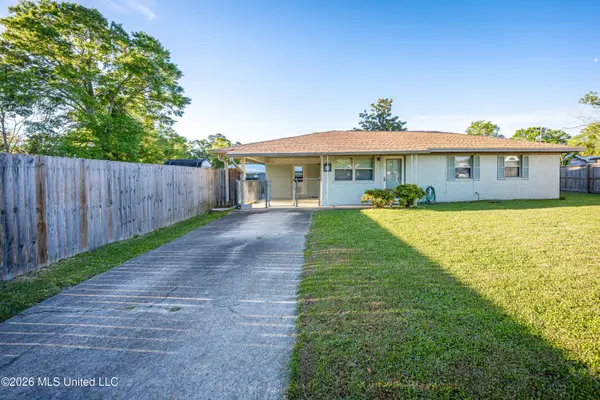 315 Poplar Drive, Ocean Springs, MS 39564