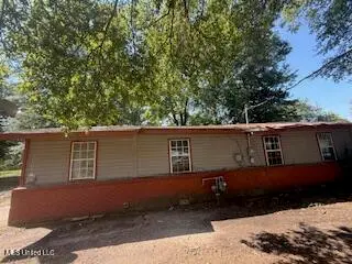 611 N 3rd Avenue, Greenwood, MS 38930 - #2