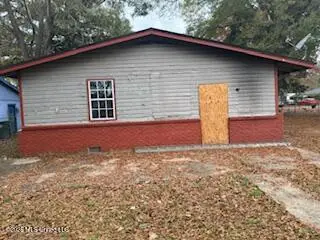 611 N 3rd Avenue, Greenwood, MS 38930 - #3