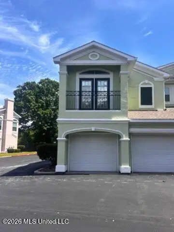 2252 Beach Drive, Gulfport, MS 39507