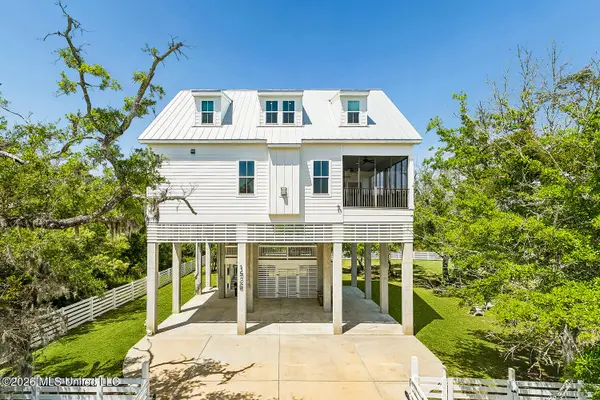 1526 Dunbar Avenue, Bay Saint Louis, MS 39520