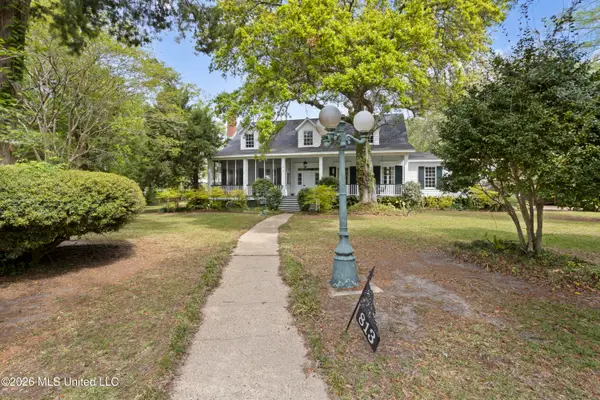 813 Harbor Lane, Pascagoula, MS 39567