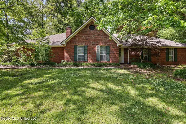 201 Brookwood Drive, Vicksburg, MS 39183