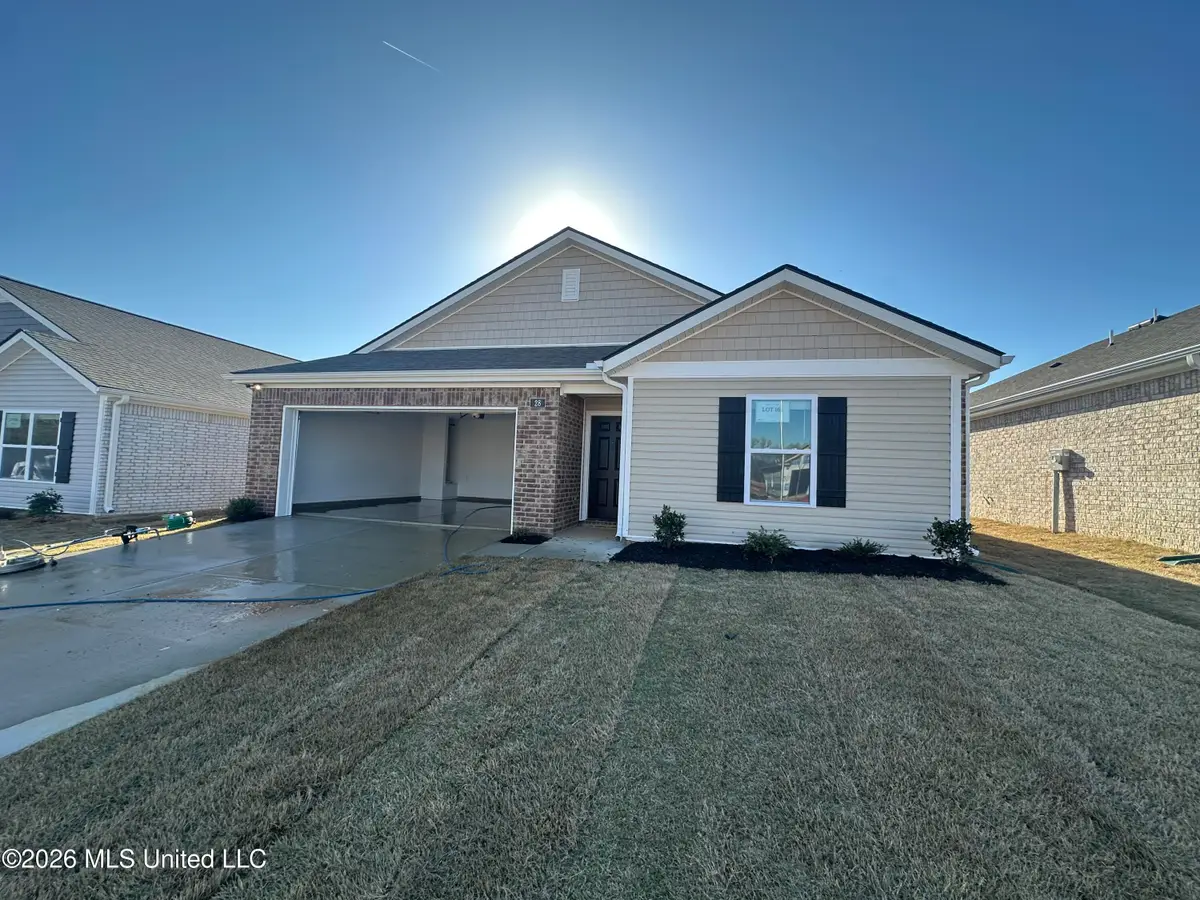 55 S Thorn Tree Street, Byhalia, MS 38611 - #1
