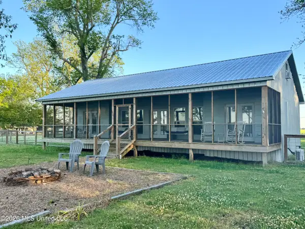 1238 Moon Lake Road, Dundee, MS 38626