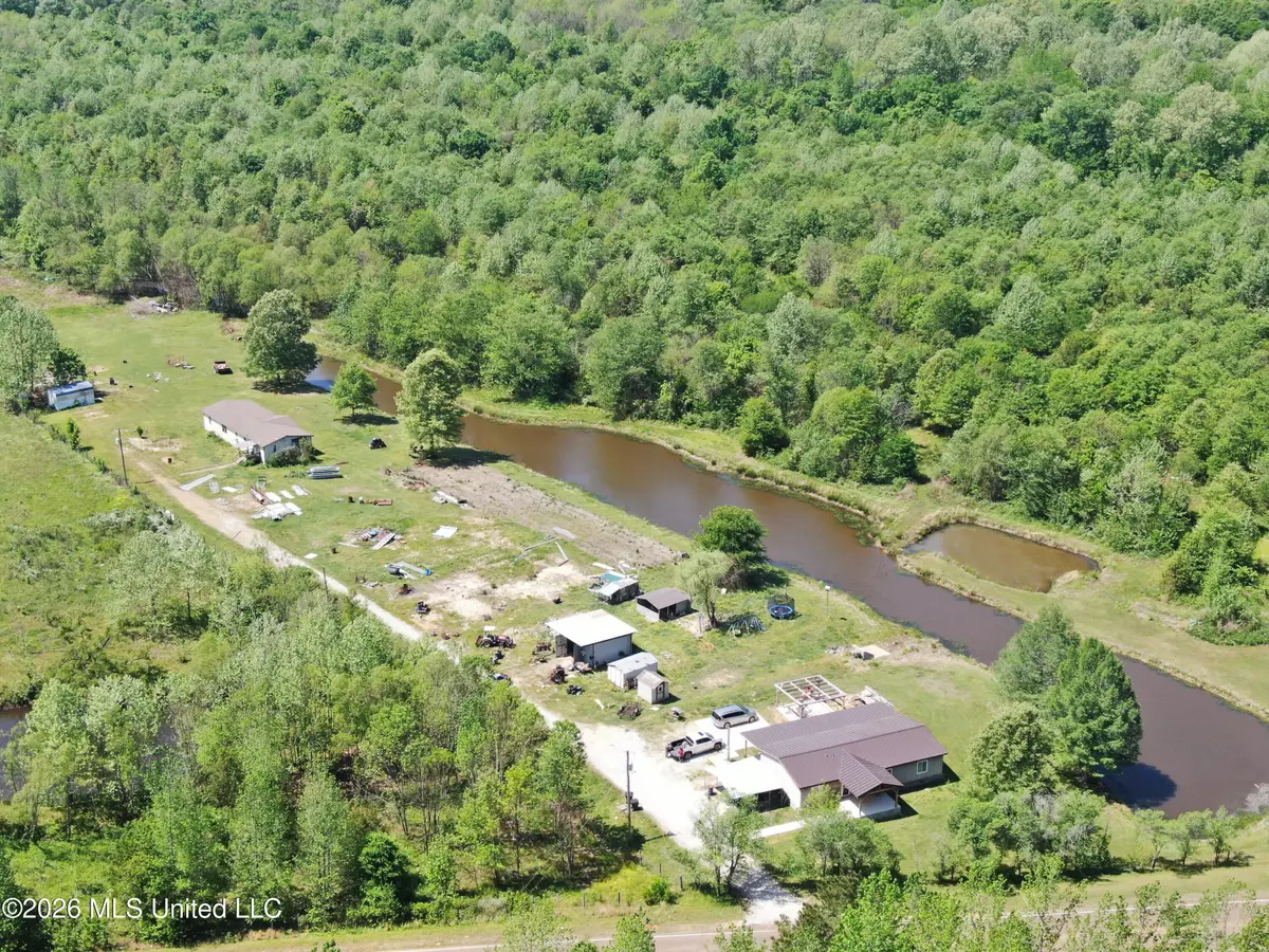 951 S Mount Zion Road, Byhalia, MS 38611 - #1