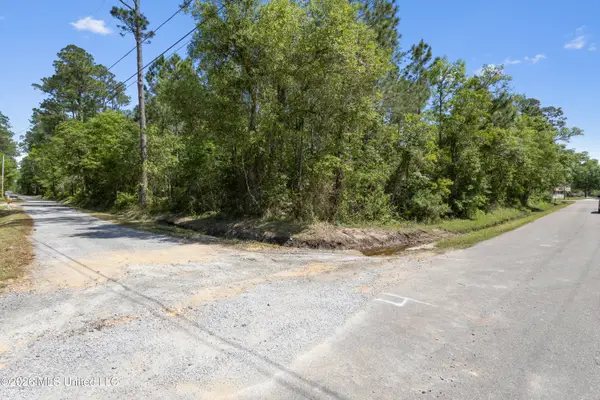 Avenue D, Bay Saint Louis, MS 39520