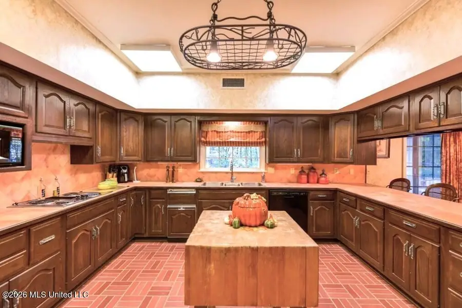 111 Woodhaven Drive, Natchez, MS 39120 - #3