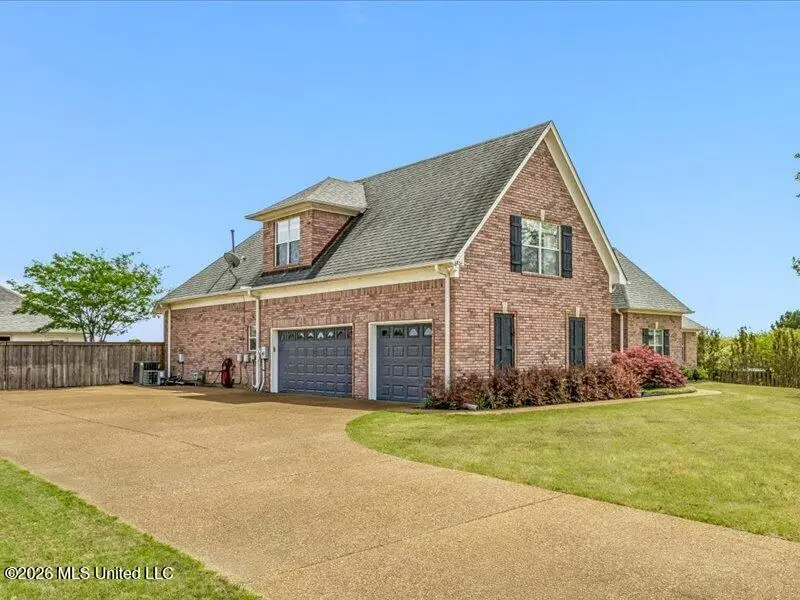 4234 S Forest Hill Road, Olive Branch, MS 38654 - #3