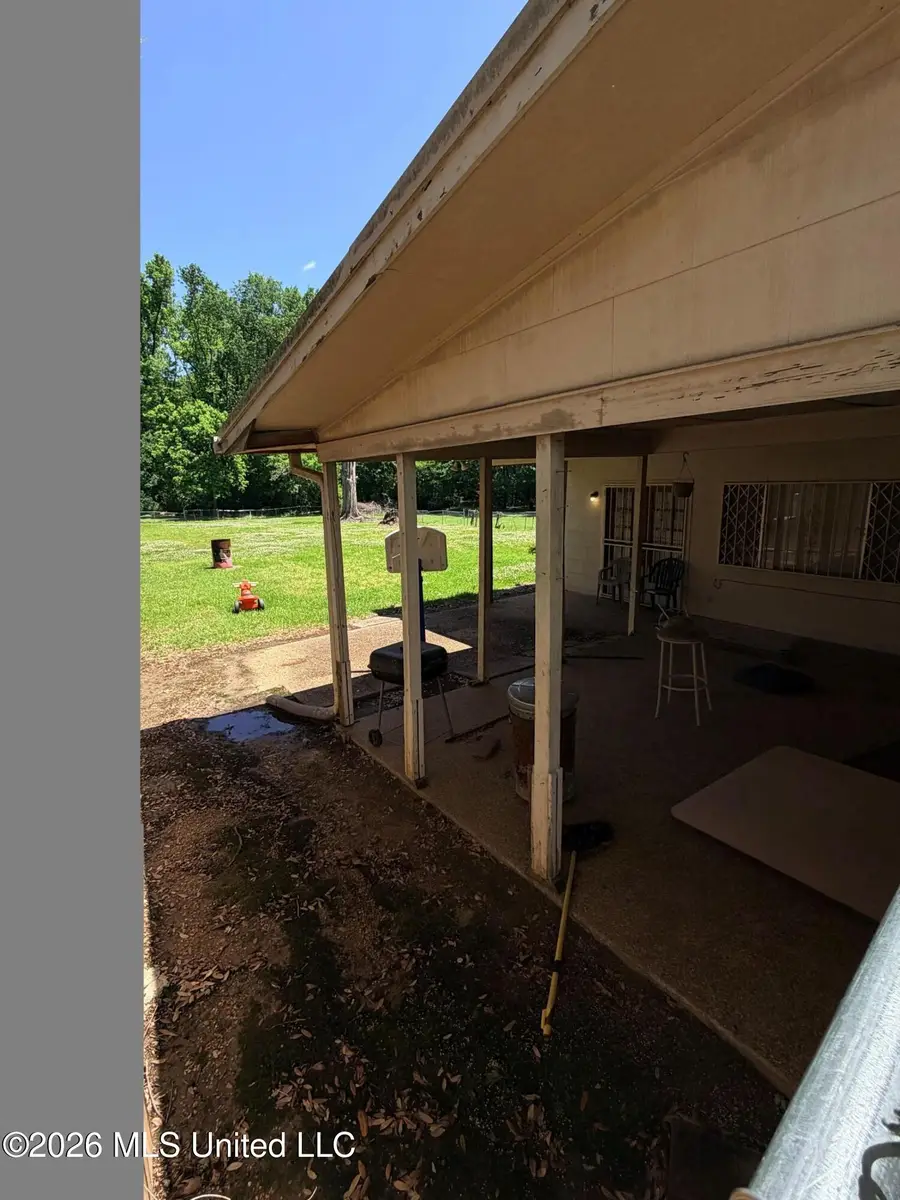 568 Dryden Avenue, Jackson, MS 39209 - #3