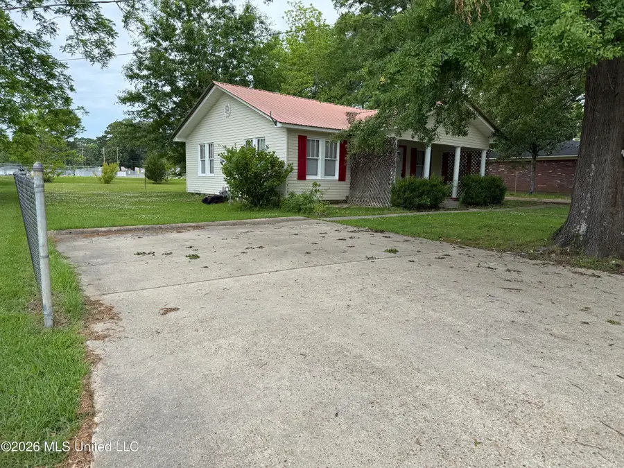 113 Saint Paul Street, Carthage, MS 39051 - #2