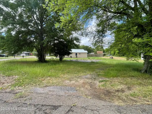 661 E Chatham Drive, Greenville, MS 38701