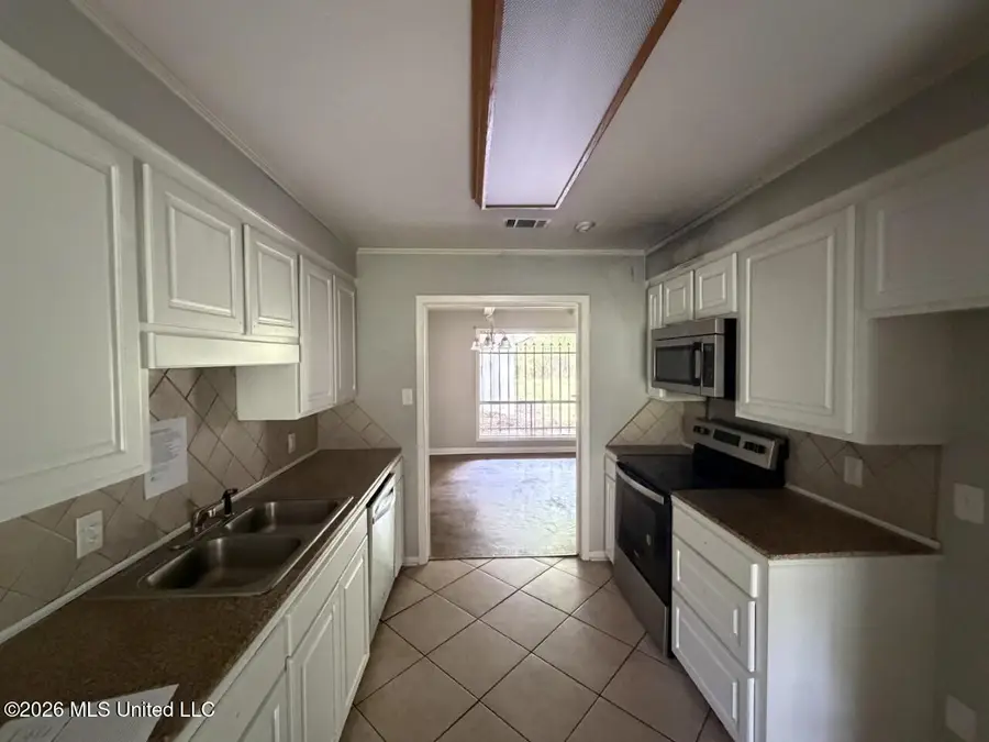 118 Scottdale Drive, Jackson, MS 39212 - #3