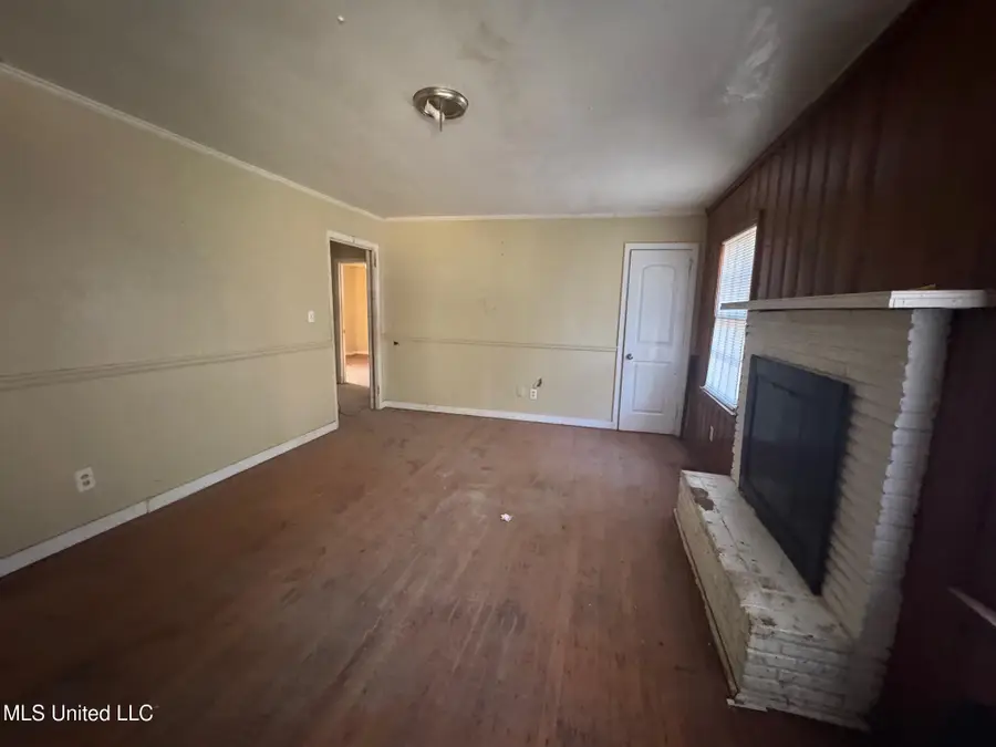 2870 Revere Street, Jackson, MS 39212 - #3
