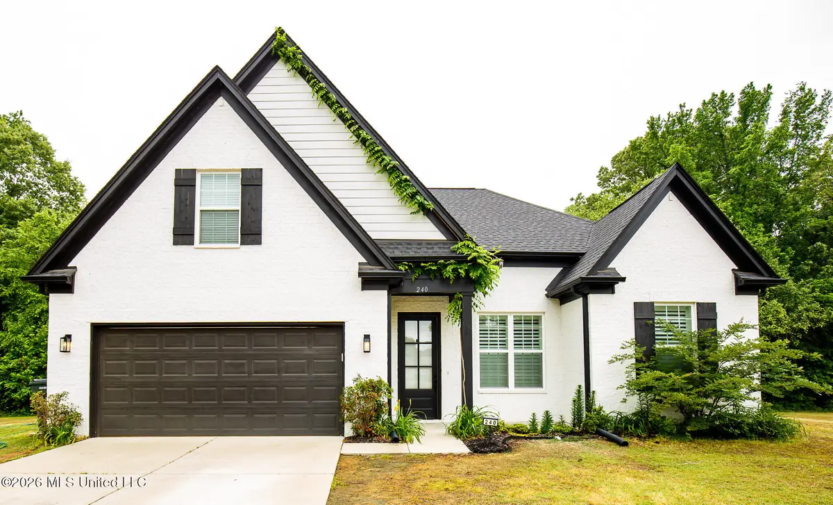 240 Crimsonwood Drive, Byhalia, MS 38611 - #1