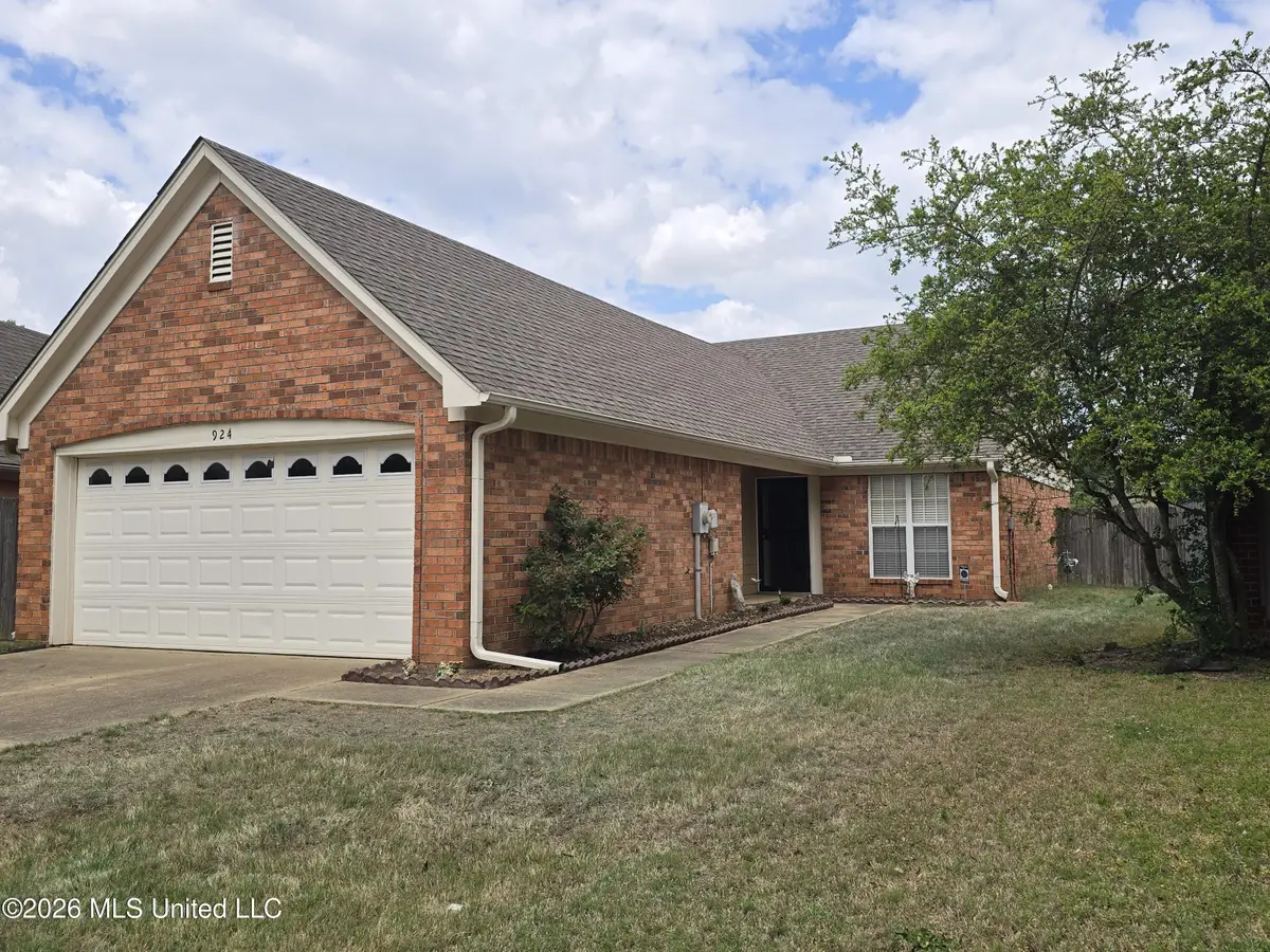 924 Remington Cove, Southaven, MS 38671 - #1
