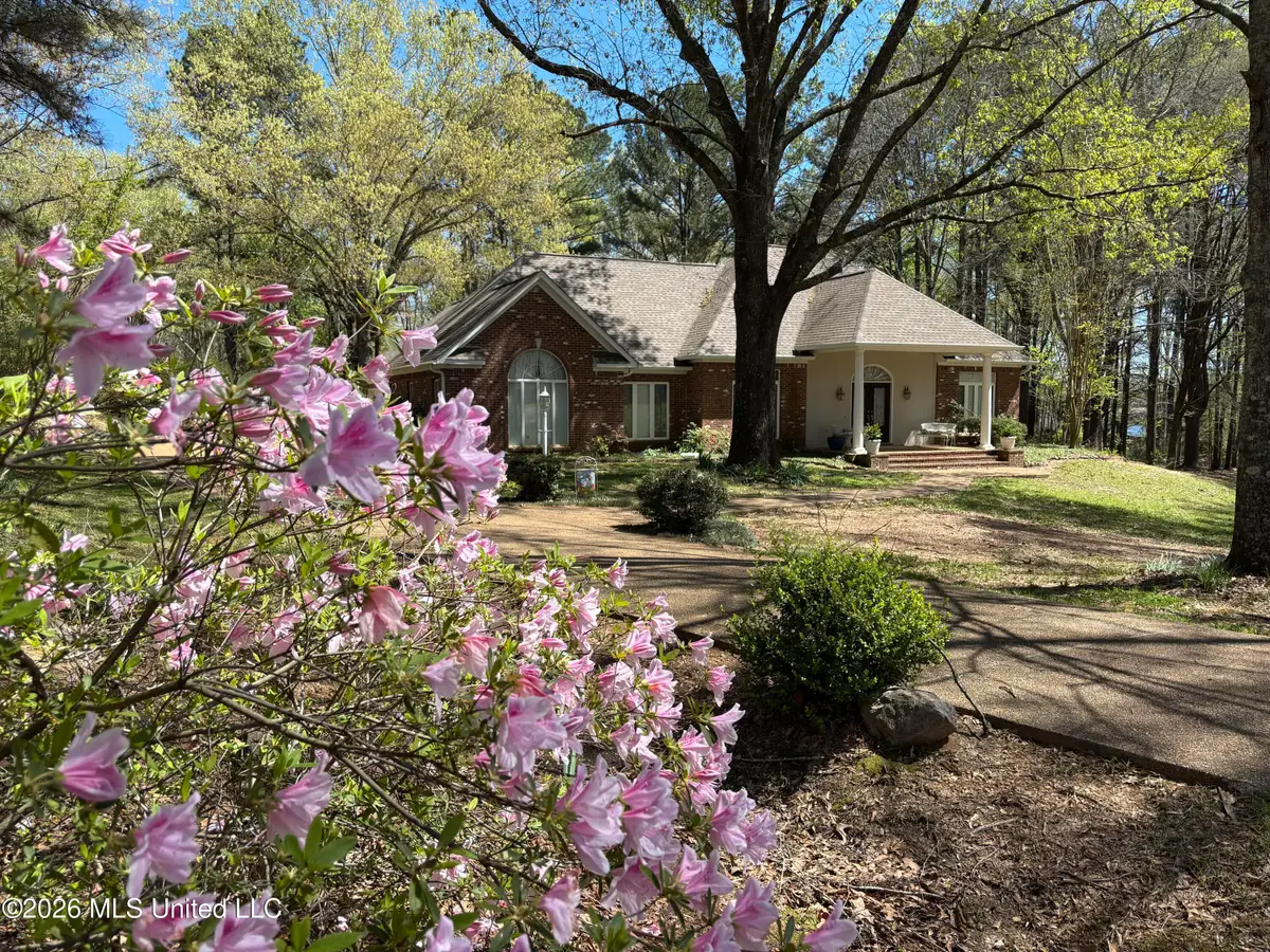 206 Crescent H Drive, Terry, MS 39170 - #1
