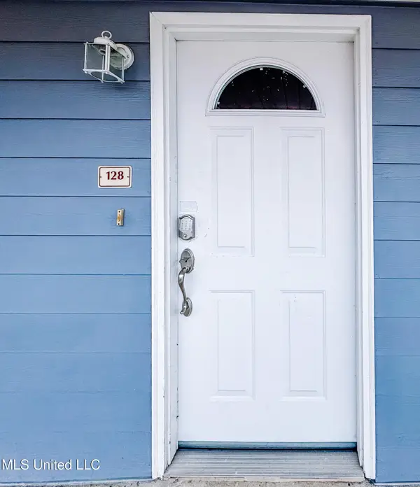 1664 Beach Boulevard, Biloxi, MS 39531