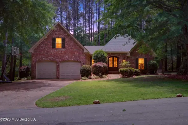 37 Cedarow, Hattiesburg, MS 39402