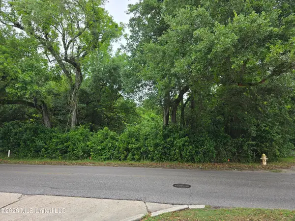 2015 W 2nd Street, Long Beach, MS 39560
