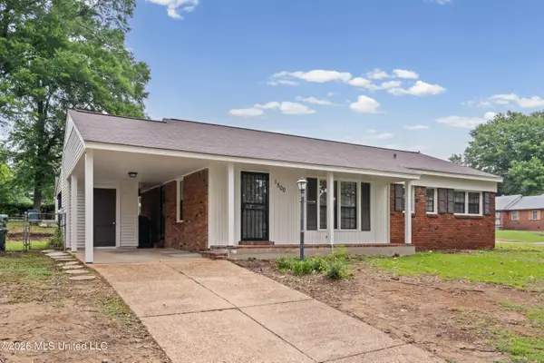 1500 Vicksburg Drive, Southaven, MS 38671