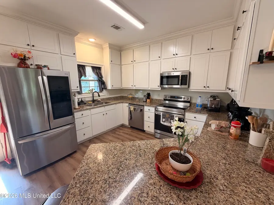 607 Brooks Avenue, Pelahatchie, MS 39145 - #3