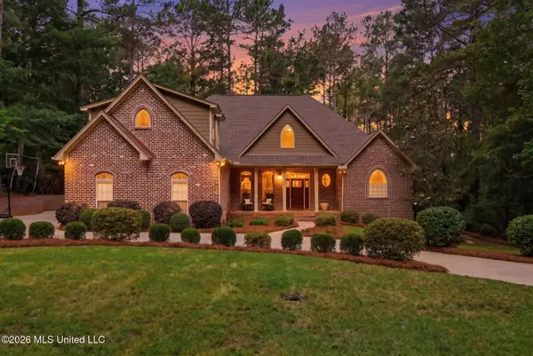 97 Crystal Creek, Hattiesburg, MS 39402