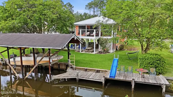 6371 Shawnee Street, Kiln, MS 39556