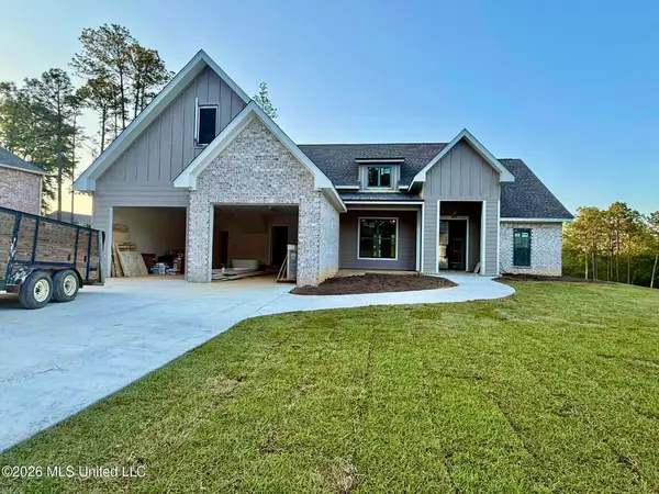 124 Brookhollow, Hattiesburg, MS 39402