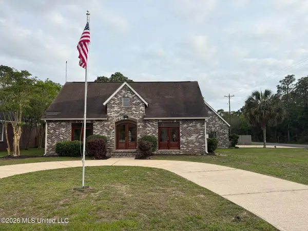 5601 Woody End Road, Ocean Springs, MS 39564