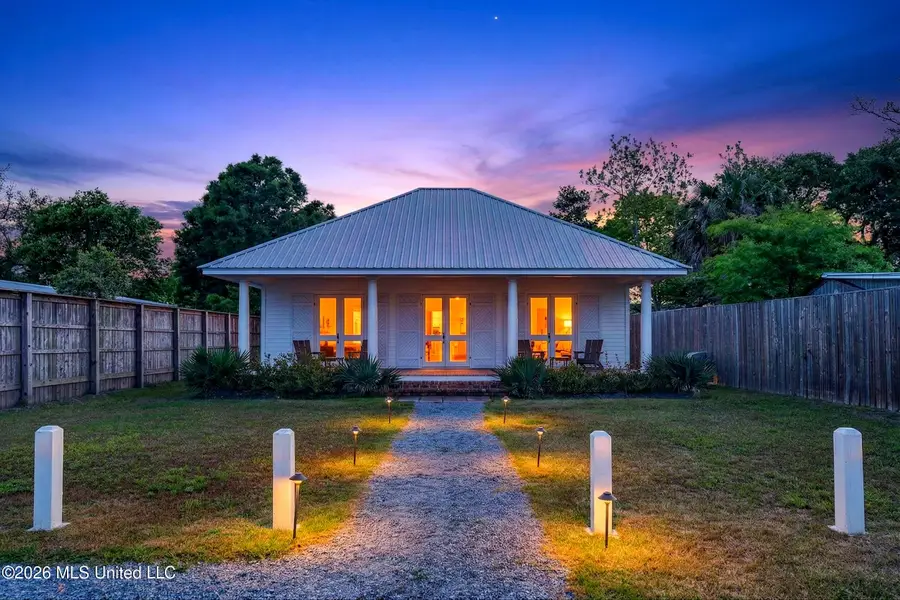 506 N Beach Boulevard, Bay Saint Louis, MS 39520 - #2