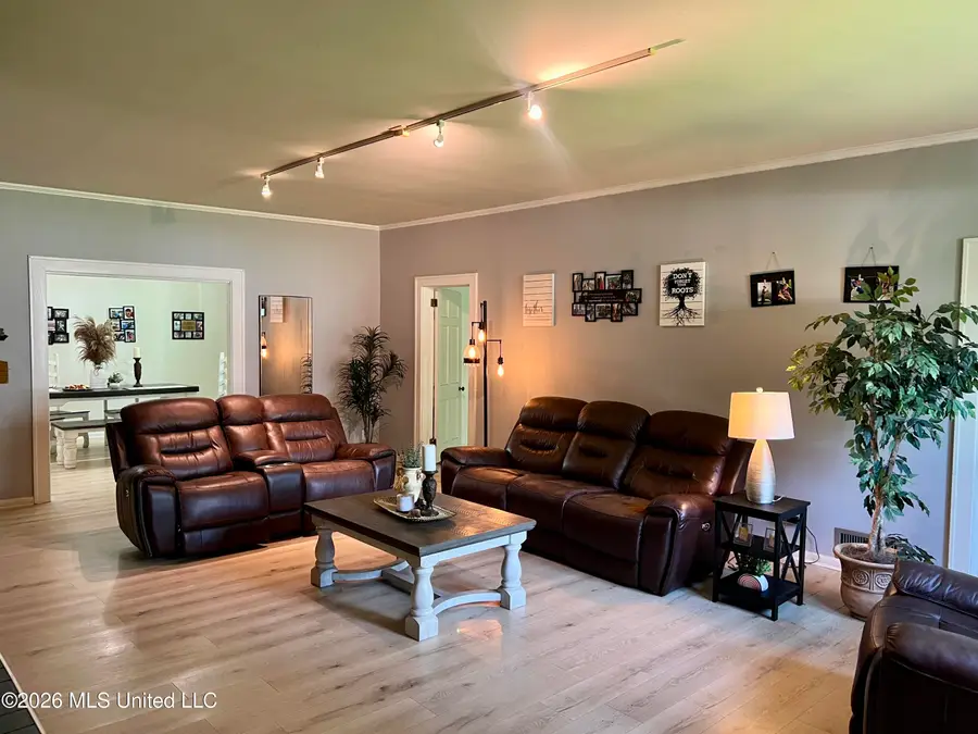 611 Glenwood Street, Picayune, MS 39466 - #3