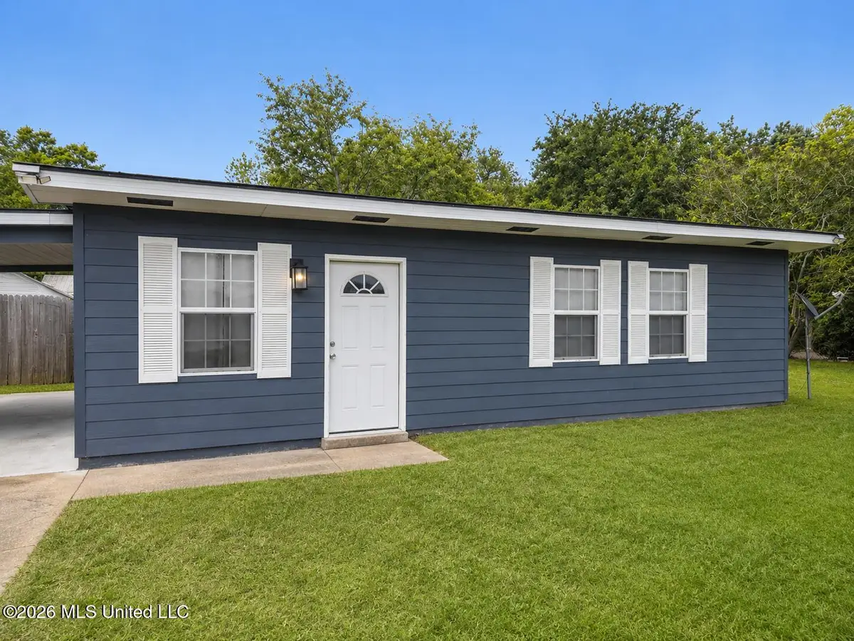 4009 Ingalls Avenue, Pascagoula, MS 39581 - #1