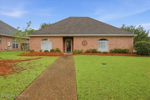 23 Spring Lake Circle, Pearl, MS 39208