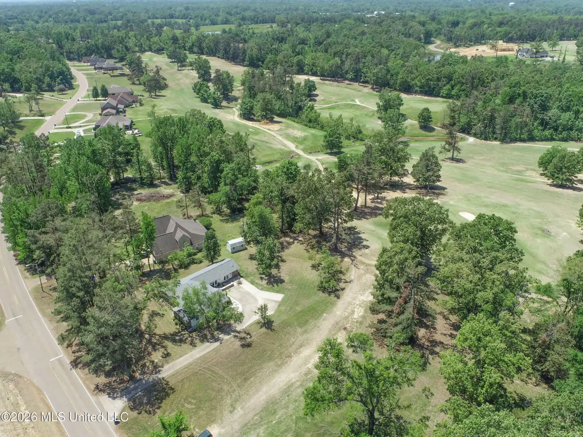 415 Woodland Road, Batesville, MS 38606 - #1