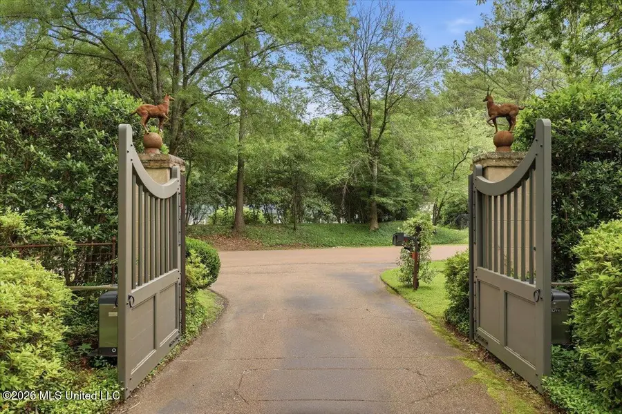 2135 Eastover Drive, Jackson, MS 39211 - #3