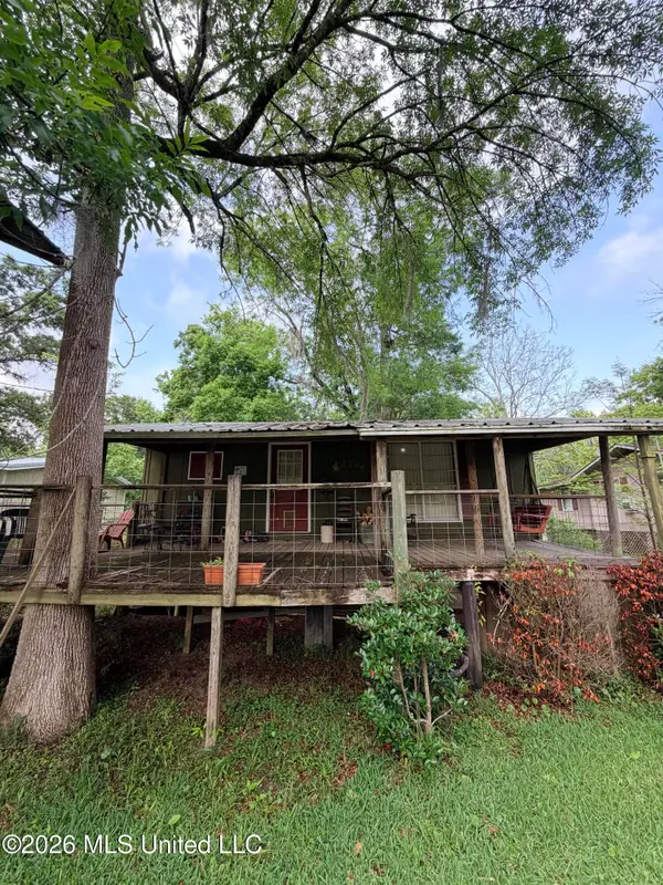 2105 Pascagoula River Drive, Lucedale, MS 39452