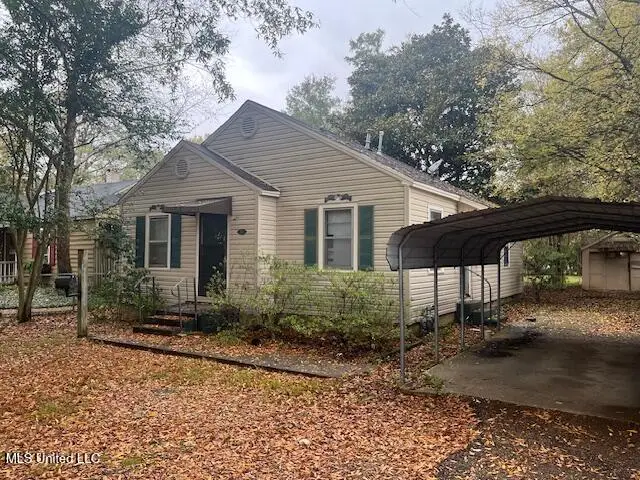 304 W Adams Avenue, Greenwood, MS 38930 - #1