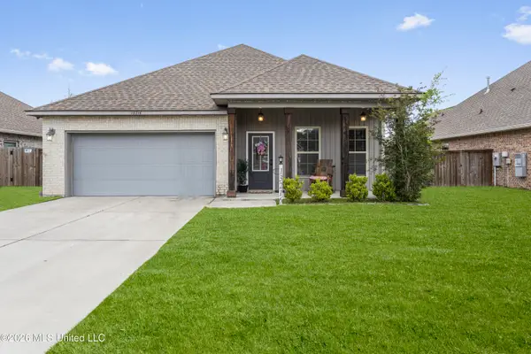 13216 W Jackson Lee Drive, Ocean Springs, MS 39564