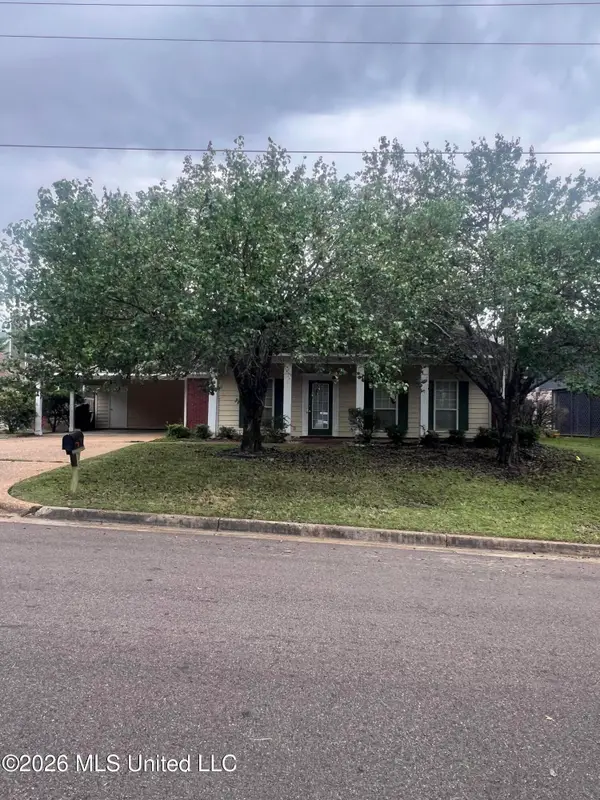 727 Hawthorn Green Drive, Ridgeland, MS 39157