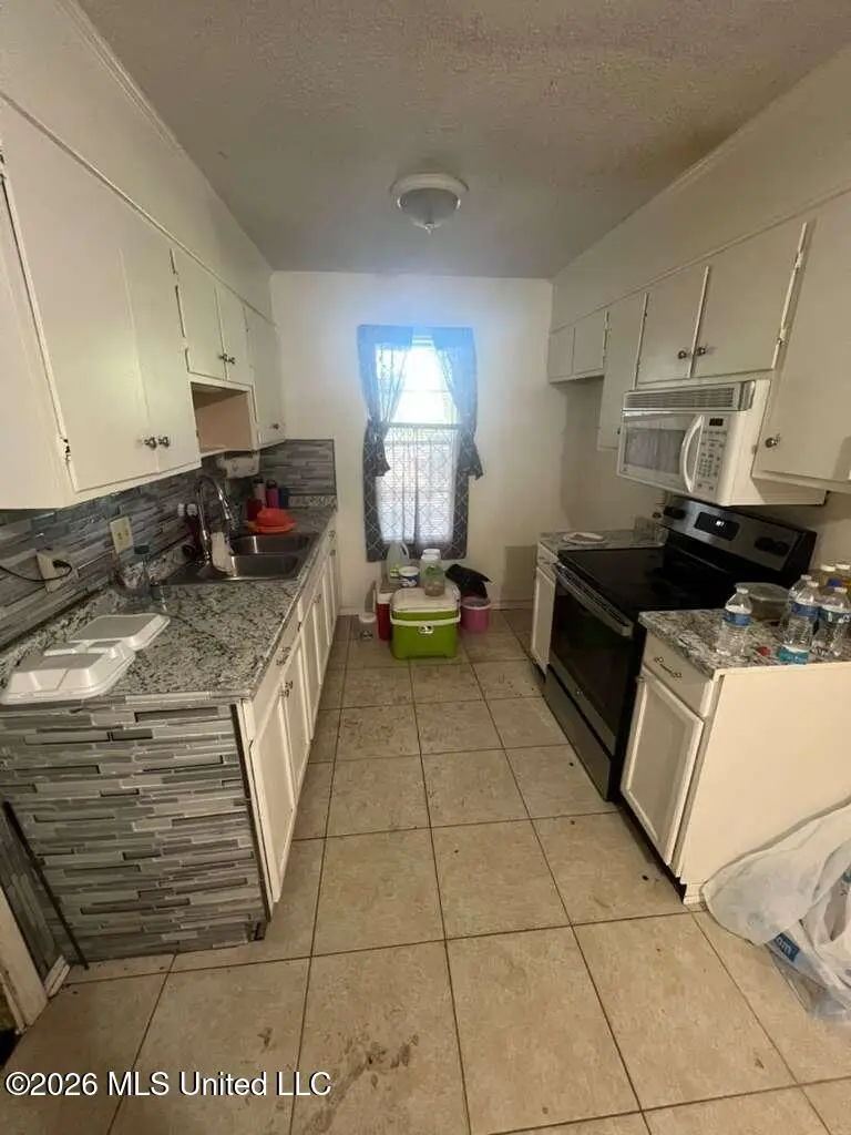 916 E Birch Drive, Gulfport, MS 39503 - #3