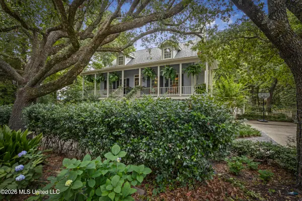 312 Washington Avenue, Ocean Springs, MS 39564