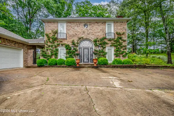 8 Lakeview Drive, Raymond, MS 39154