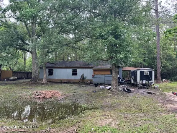 2220 Falcon Road, Gautier, MS 39553