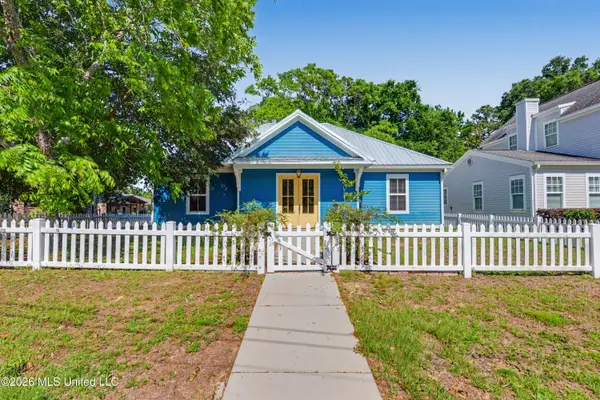 9521 Red Bluff Court, Ocean Springs, MS 39564