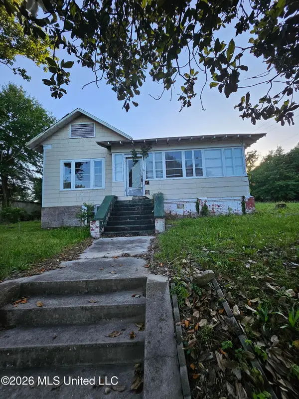 604 S Broadway Street, McComb, MS 39648