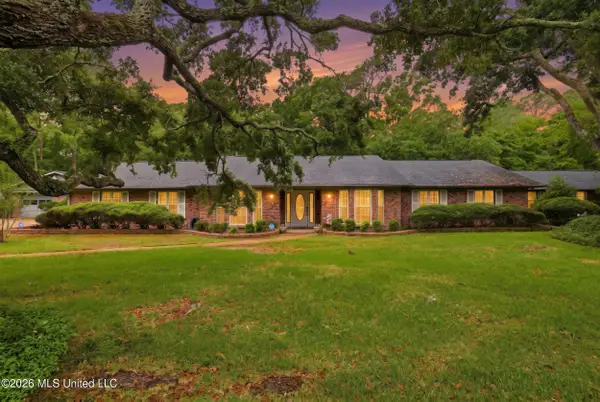 1237 Main Street, Ocean Springs, MS 39564