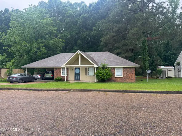 3927 Lost Lake Circle, Jackson, MS 39212