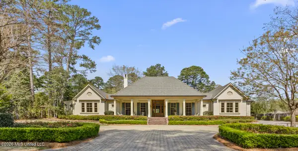 2526 Honeysuckle Lane, Jackson, MS 39211