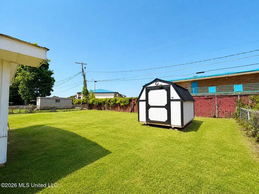 602 Cedar Street, Greenwood, MS 38930 - #3